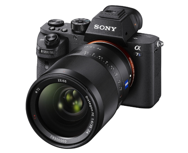 Sony Announces Ultra-sensitive α7S II Mirrorless Camera